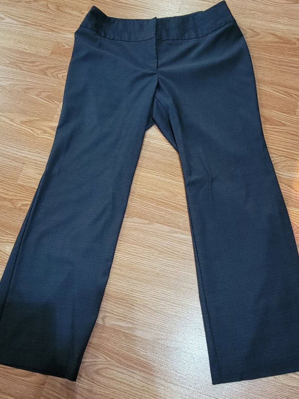 Apt. 9 brand dressy gray pants size 14P in excellent condition
